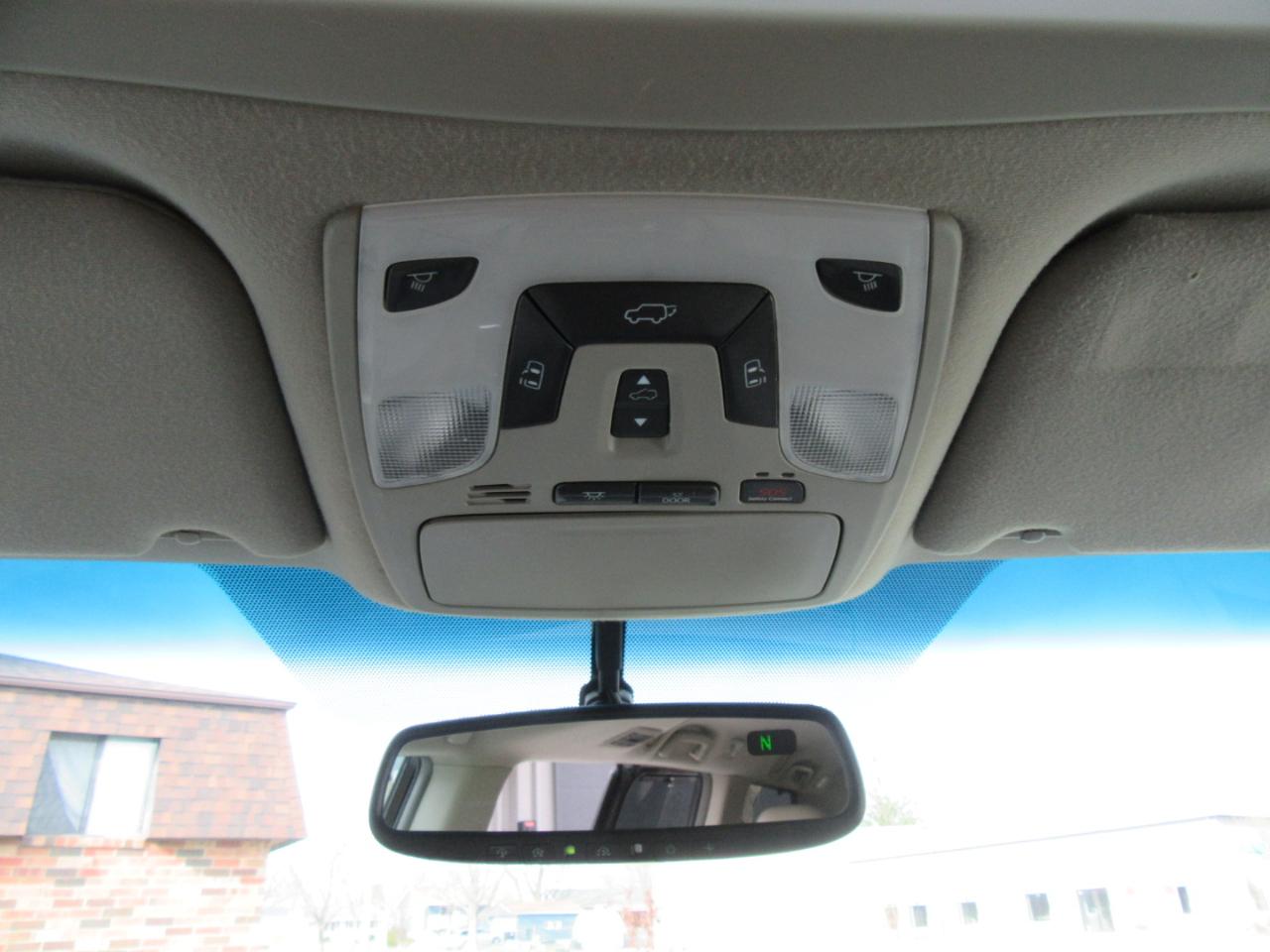 Toyota Sienna XLE AWD 7-Passenger V6 2012