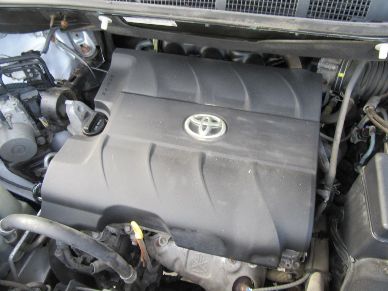 Toyota Sienna XLE FWD 8-Passenger V6 2013