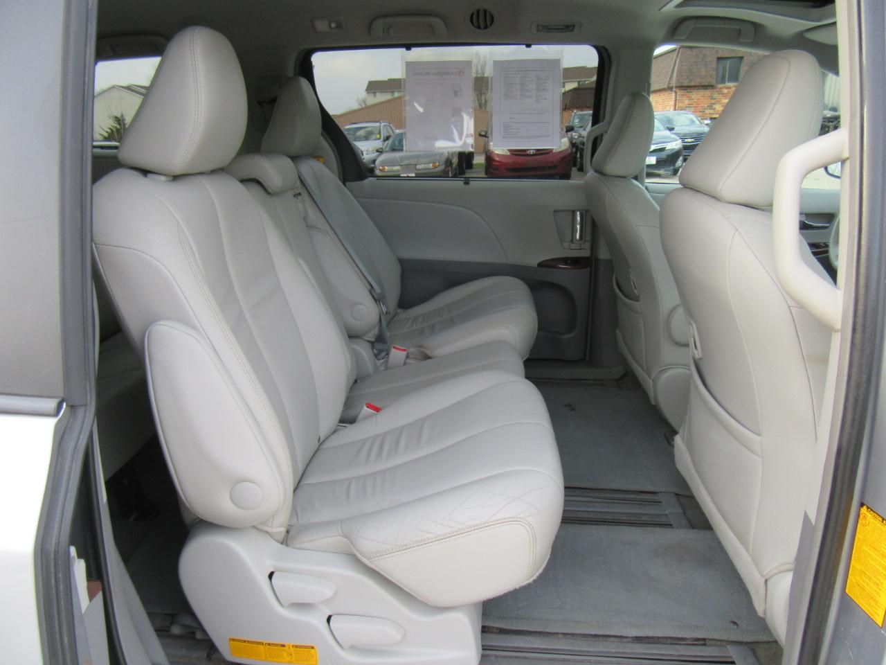 Toyota Sienna XLE FWD 8-Passenger V6 2013