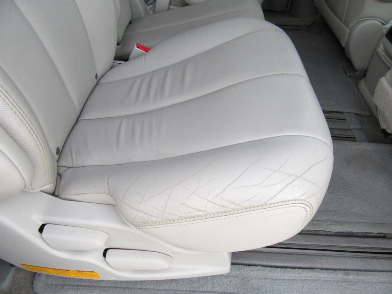 Toyota Sienna XLE FWD 8-Passenger V6 2013