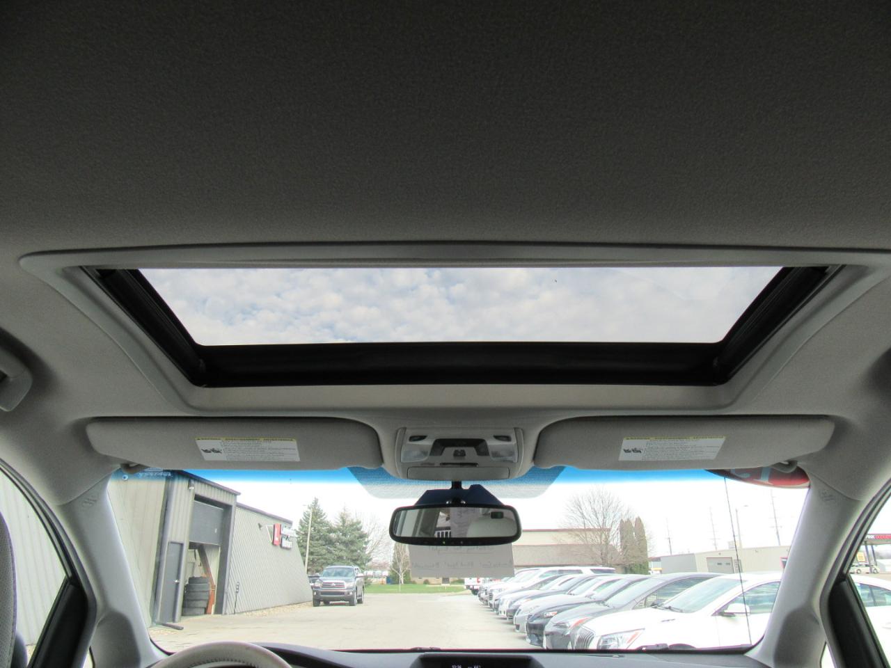 Toyota Sienna XLE FWD 8-Passenger V6 2013