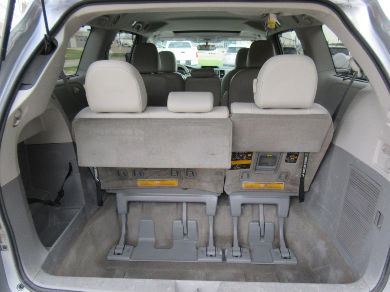 Toyota Sienna XLE FWD 8-Passenger V6 2013