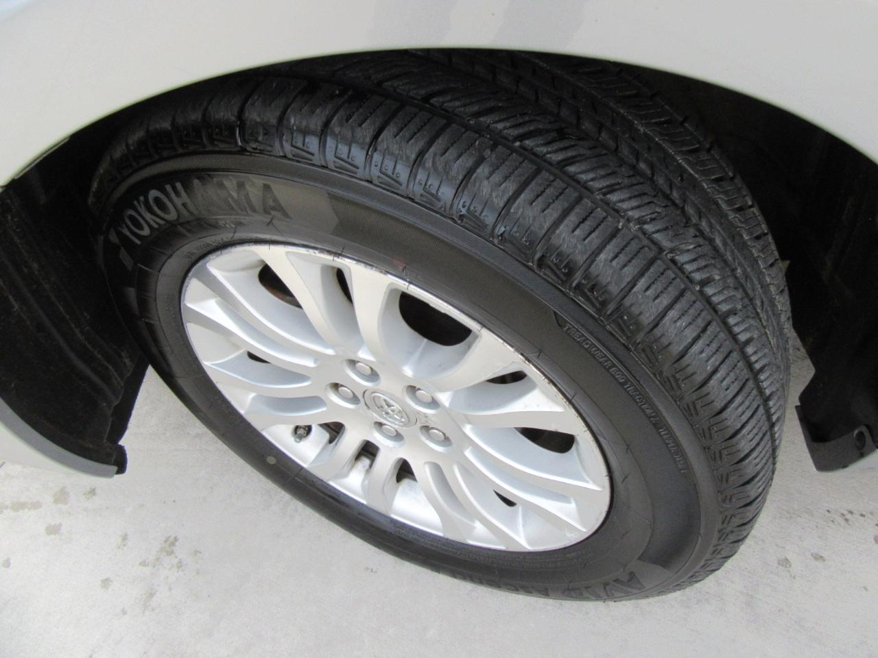 Toyota Sienna XLE FWD 8-Passenger V6 2013