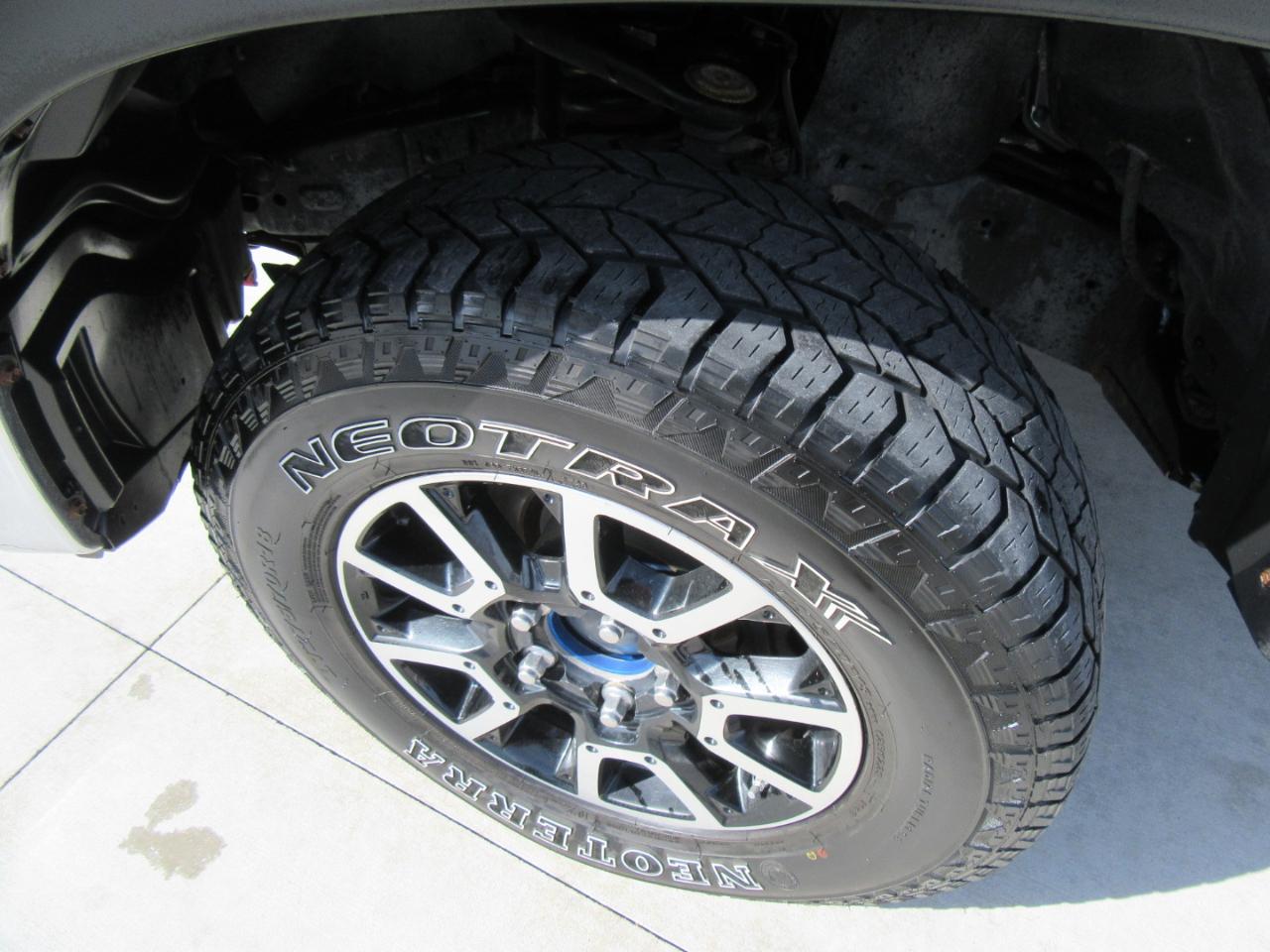 Toyota Tundra Limited 5.7L FFV CrewMax 4WD 2017