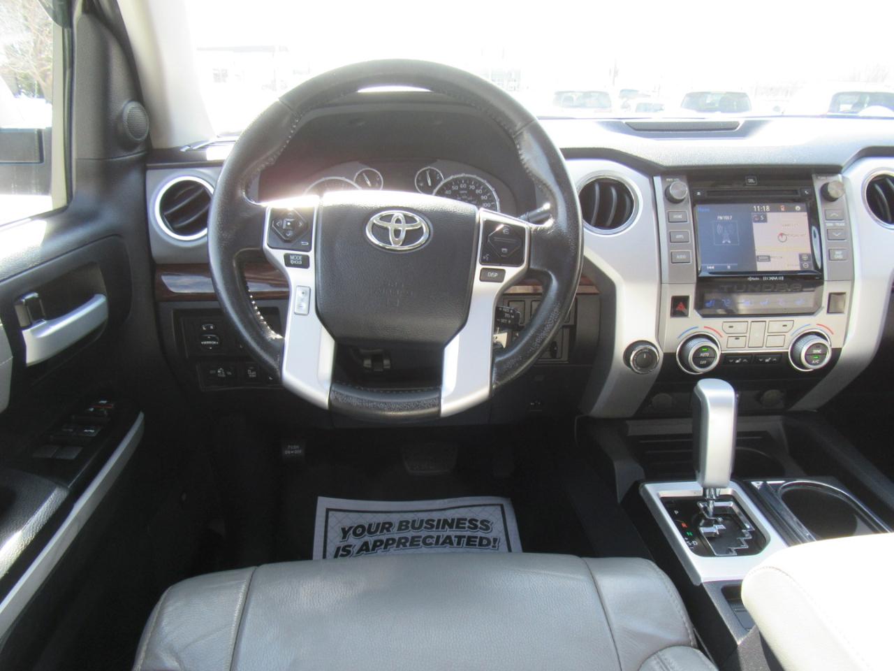 Toyota Tundra Limited 5.7L FFV CrewMax 4WD 2017