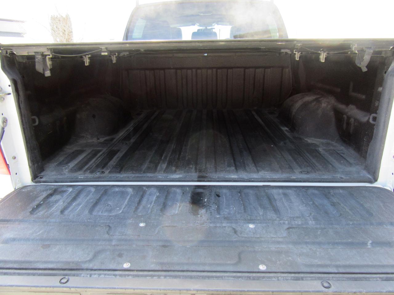 Toyota Tundra Limited 5.7L FFV CrewMax 4WD 2017