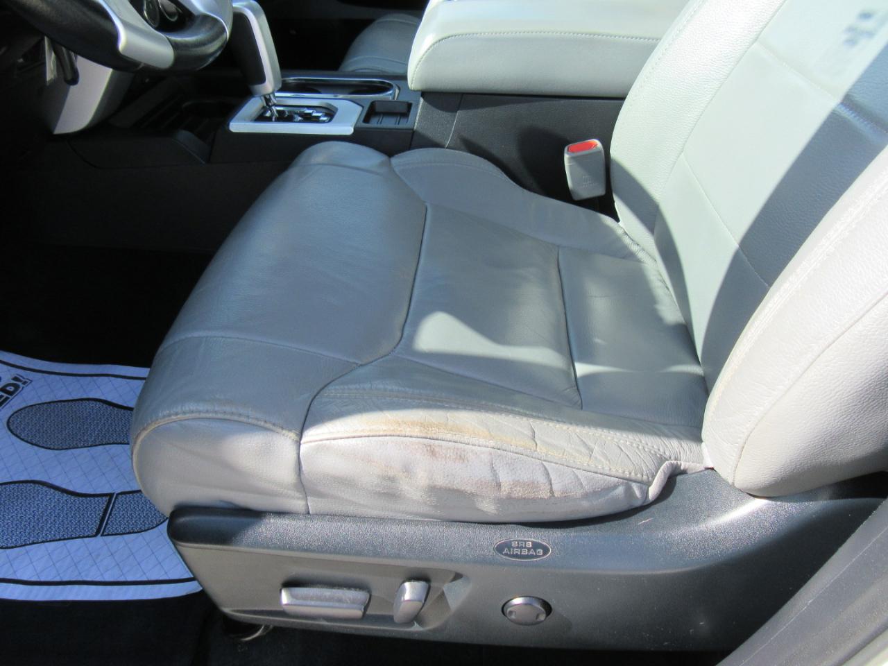 Toyota Tundra Limited 5.7L FFV CrewMax 4WD 2017