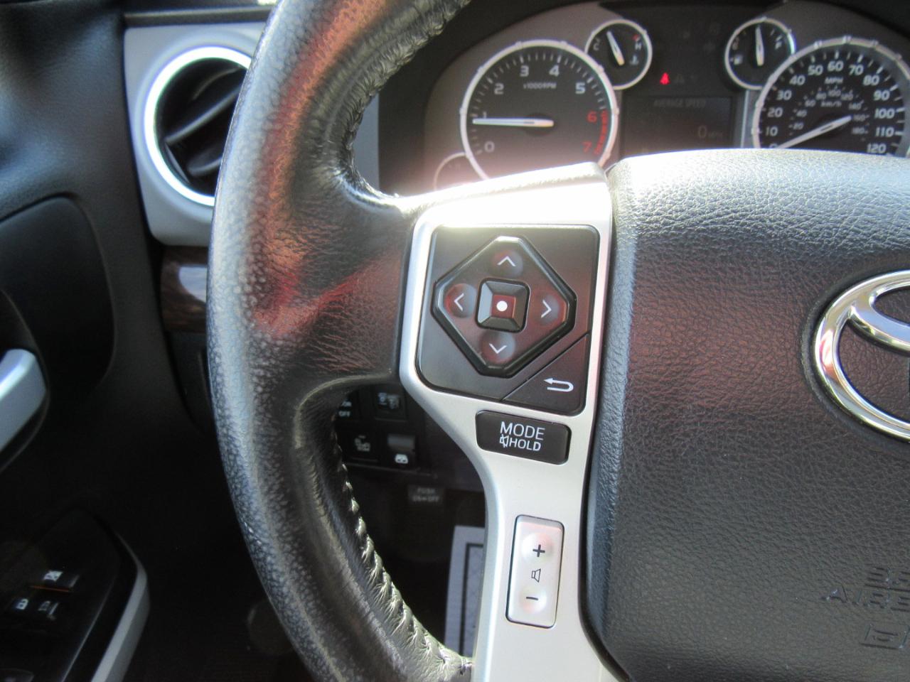 Toyota Tundra Limited 5.7L FFV CrewMax 4WD 2017