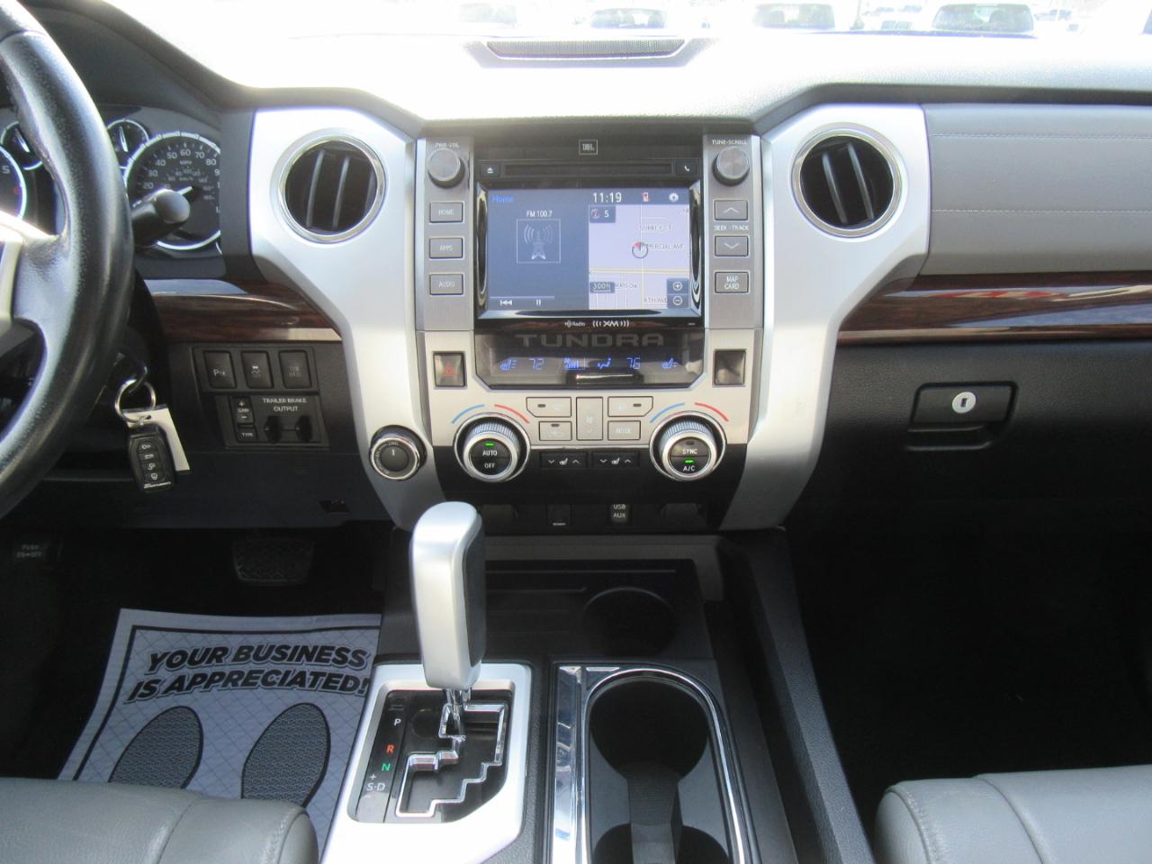 Toyota Tundra Limited 5.7L FFV CrewMax 4WD 2017