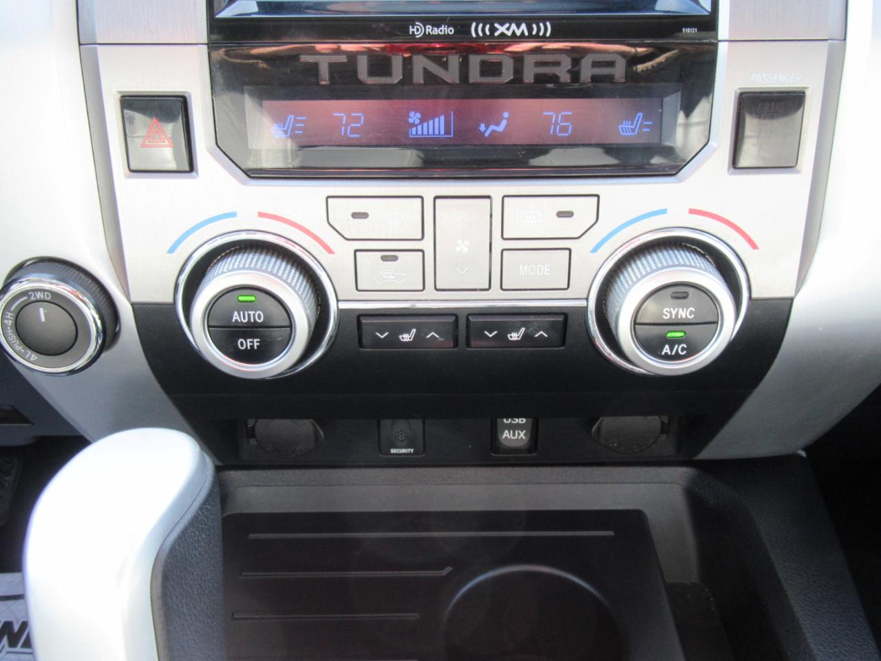 Toyota Tundra Limited 5.7L FFV CrewMax 4WD 2017