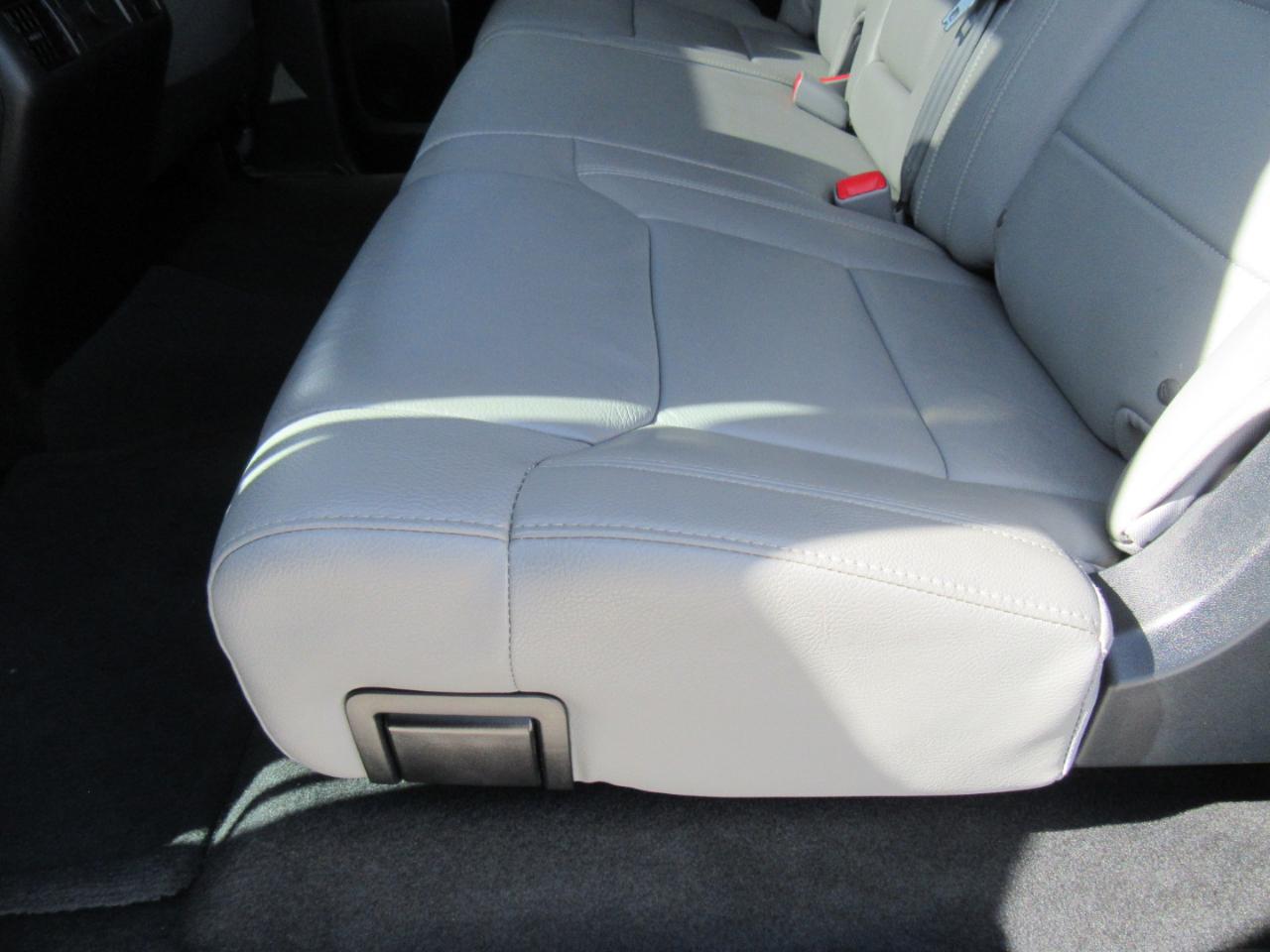 Toyota Tundra Limited 5.7L FFV CrewMax 4WD 2017