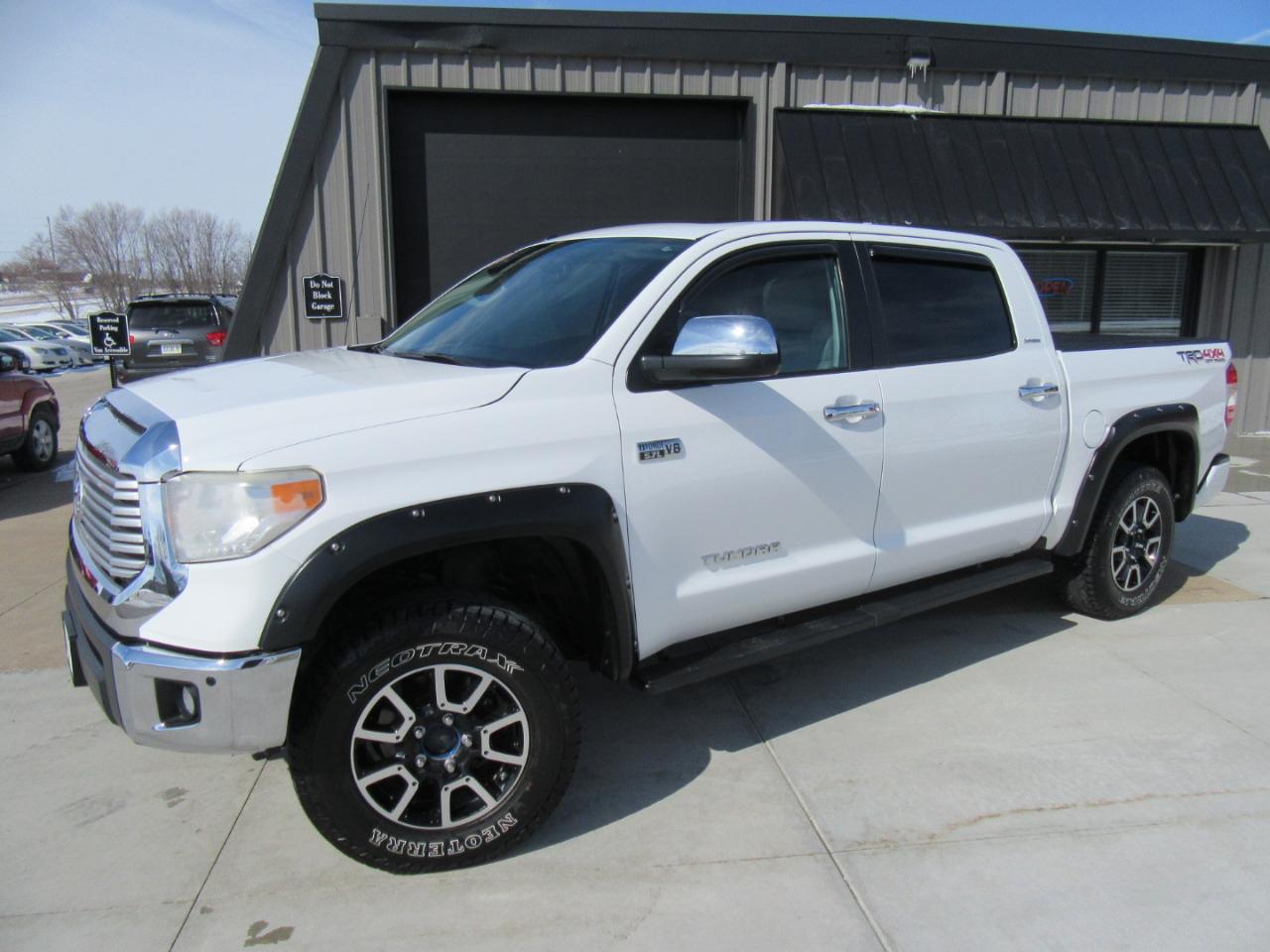 Toyota Tundra Limited 5.7L FFV CrewMax 4WD 2017