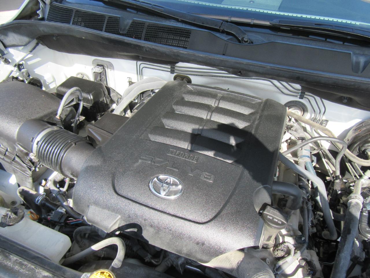 Toyota Tundra Limited 5.7L FFV CrewMax 4WD 2017