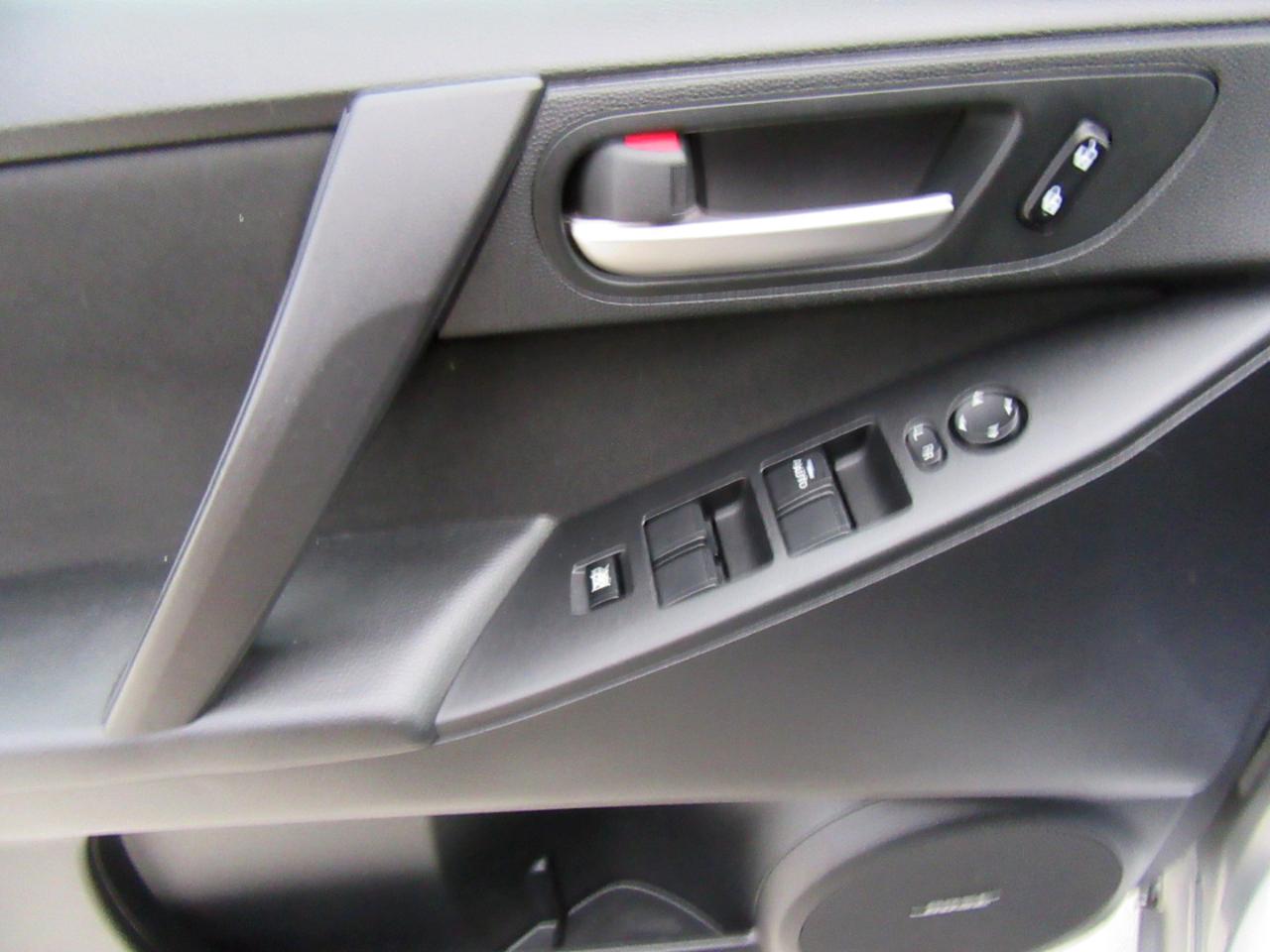 Mazda MAZDA3 I Touring 5-Door 2012