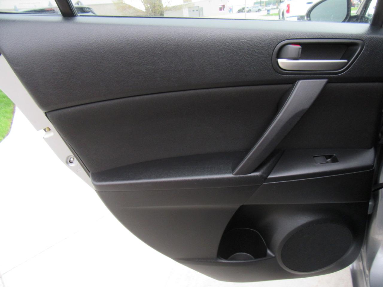 Mazda MAZDA3 I Touring 5-Door 2012