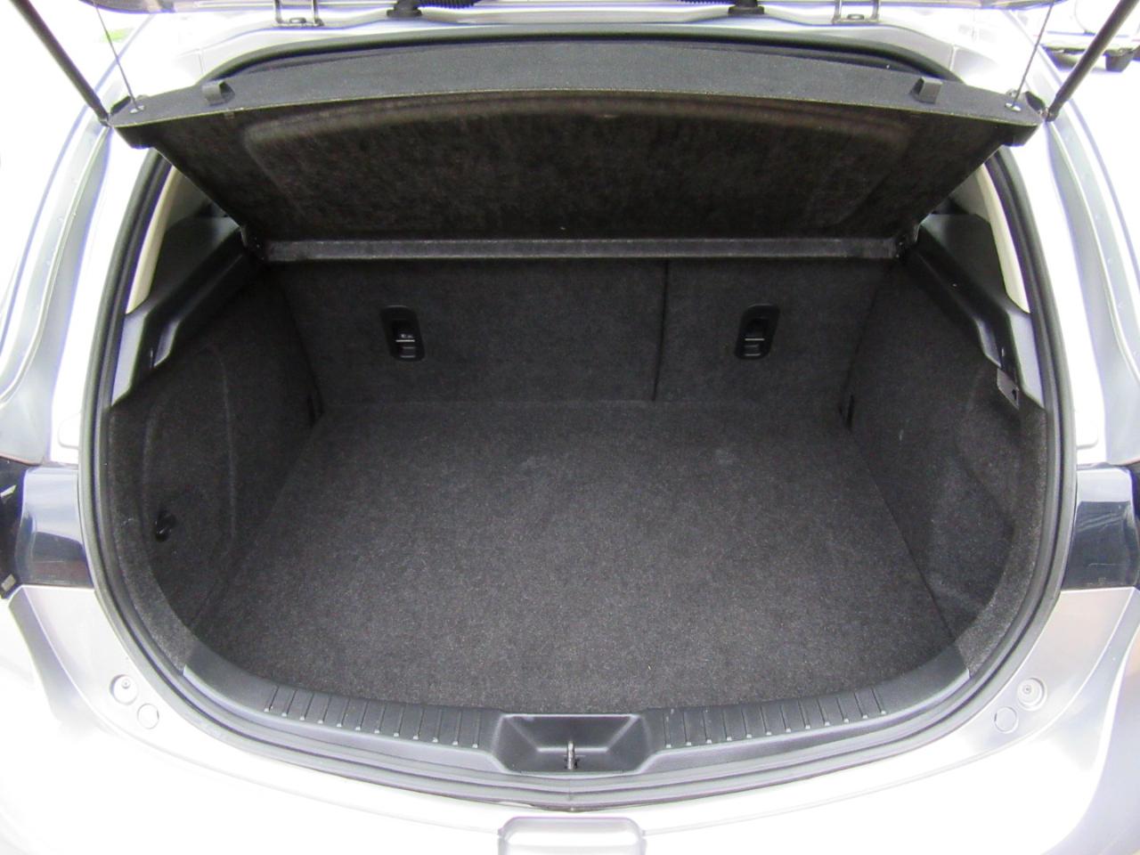 Mazda MAZDA3 I Touring 5-Door 2012