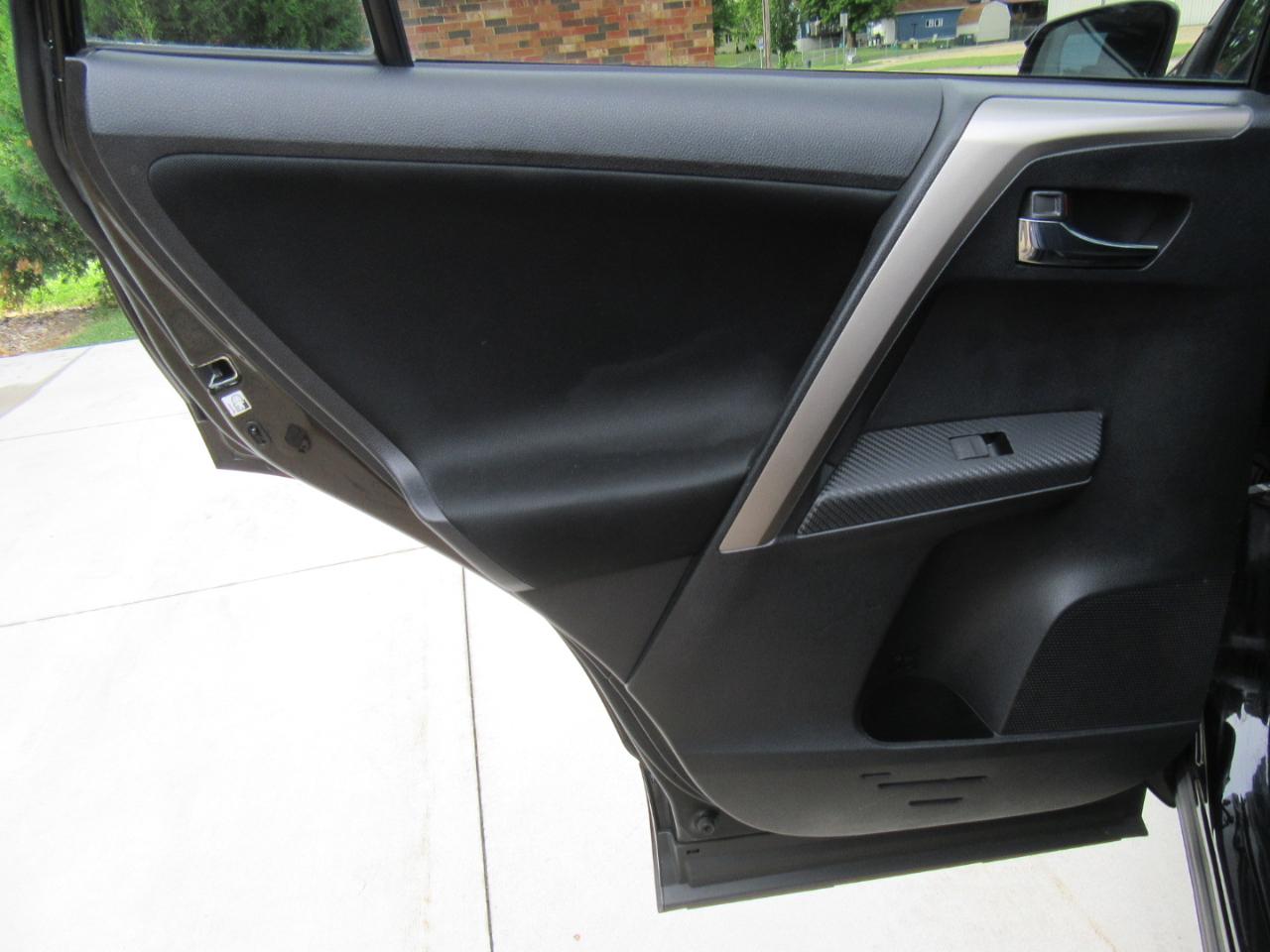 Toyota RAV4 XLE AWD 2015