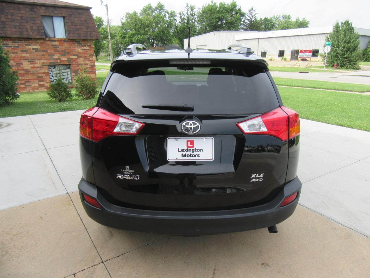 Toyota RAV4 XLE AWD 2015