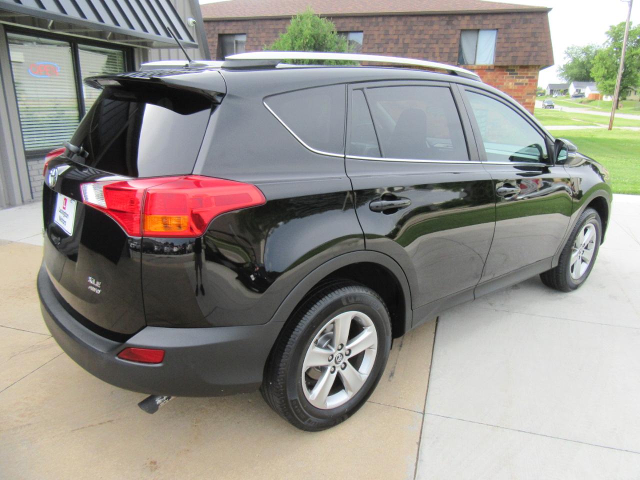 Toyota RAV4 XLE AWD 2015