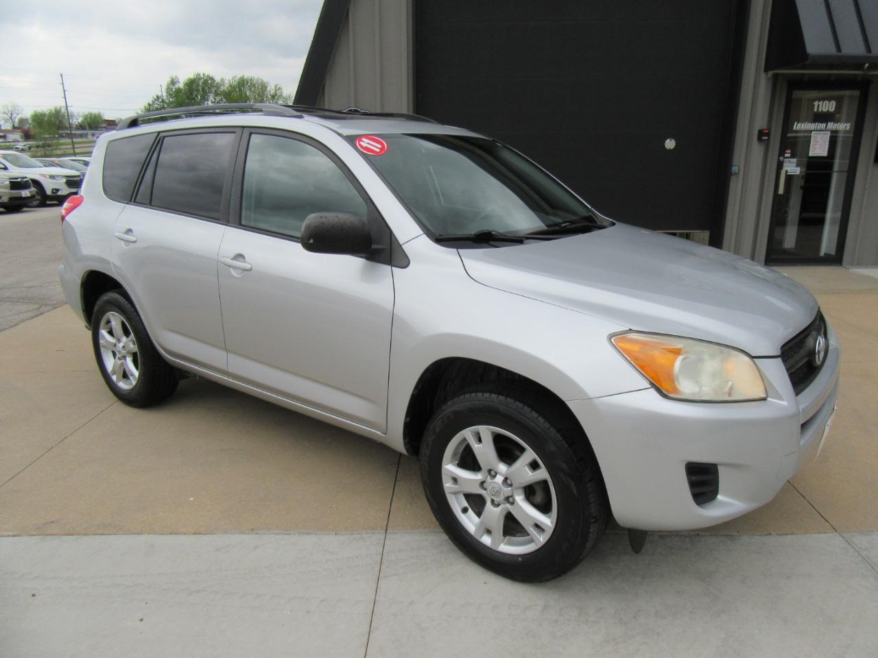 Toyota RAV4 Base 2011