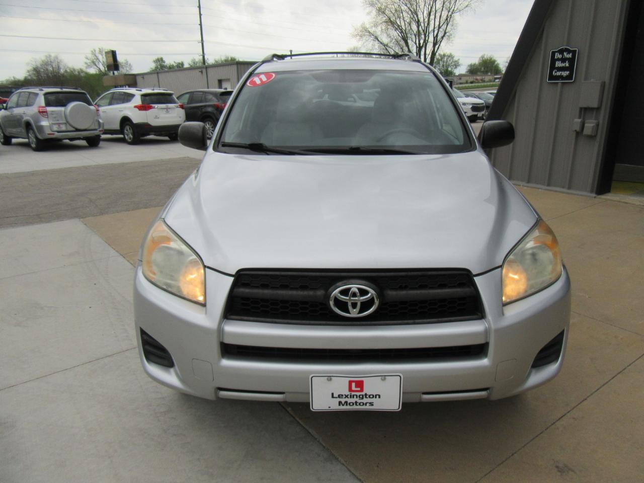 Toyota RAV4 Base 2011