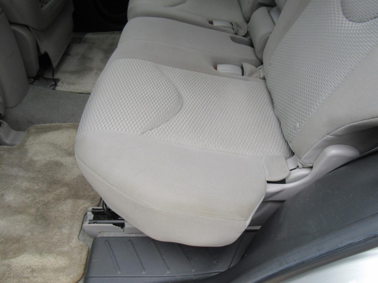 Toyota RAV4 Base 2011