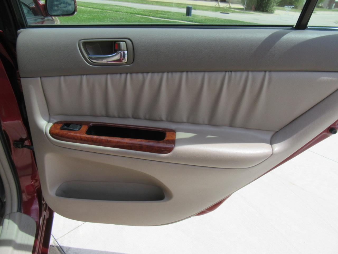 Toyota Camry XLE 2004