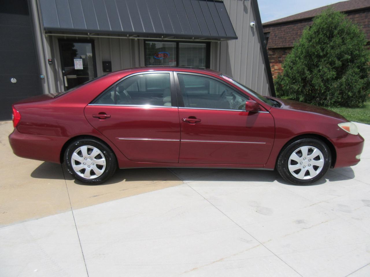 Toyota Camry XLE 2004