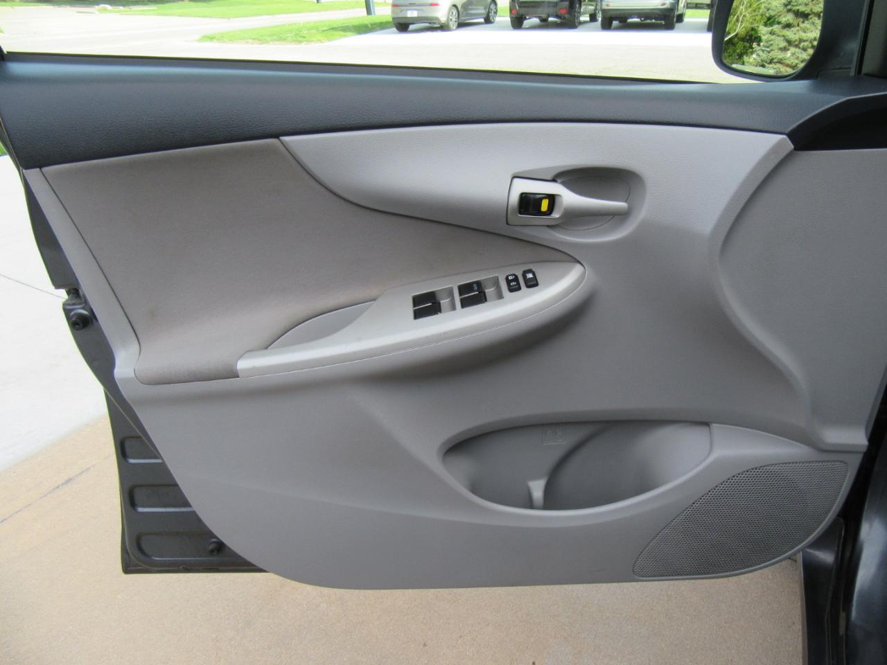 Toyota Corolla LE 2013