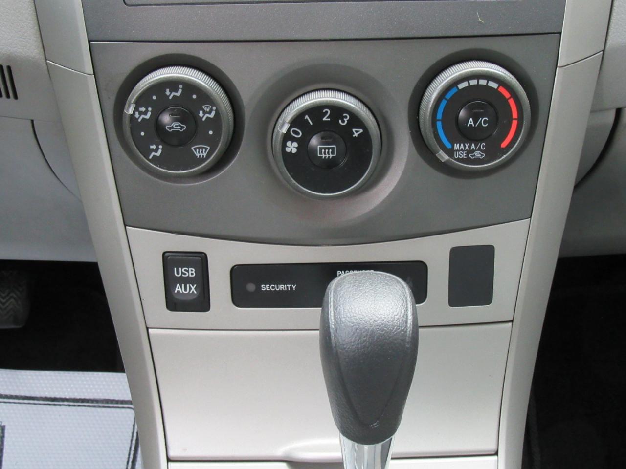 Toyota Corolla LE 2013