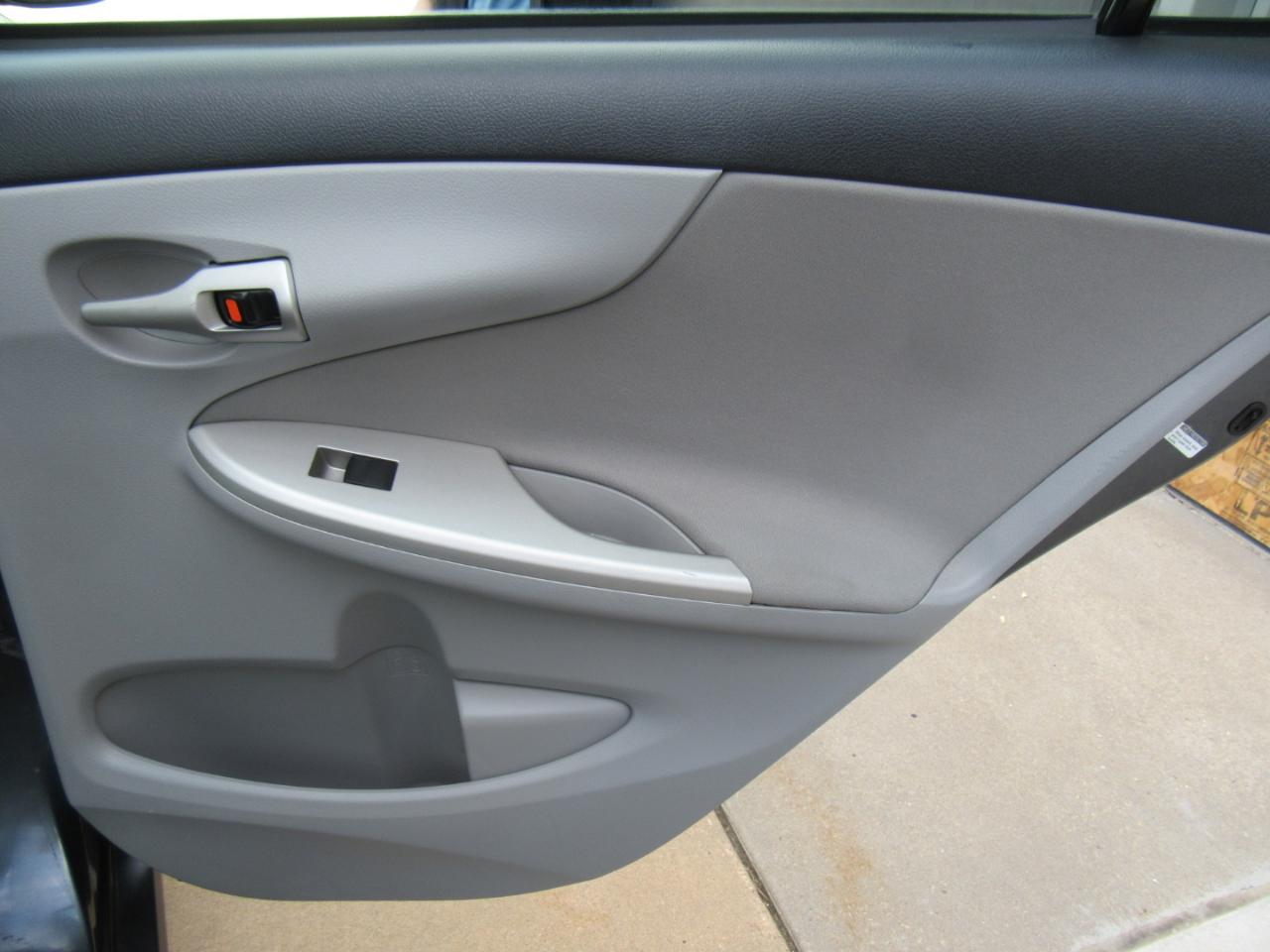 Toyota Corolla LE 2013