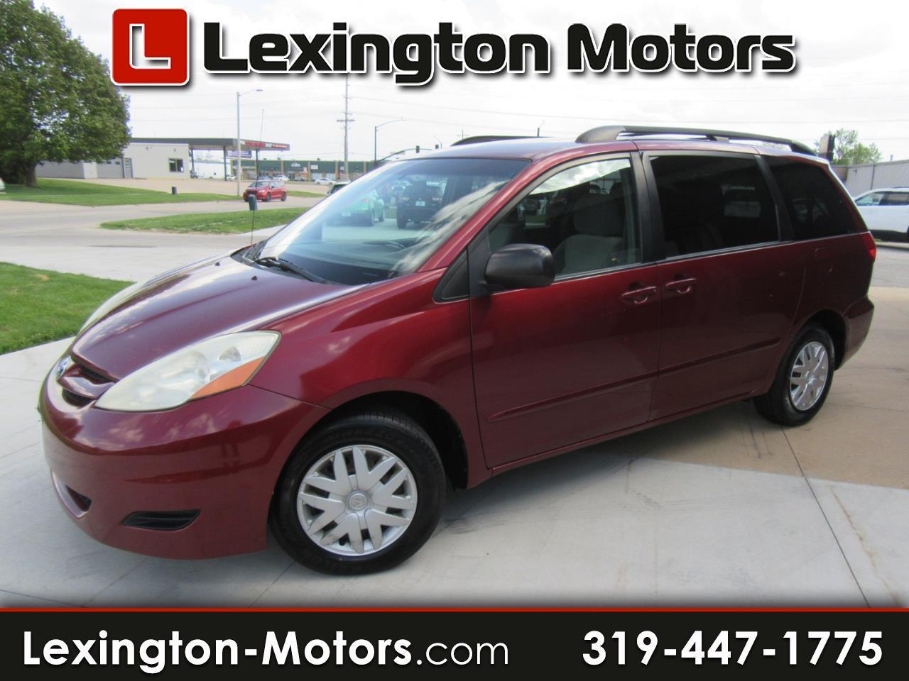 Toyota Sienna LE FWD 7 Passenger 2010