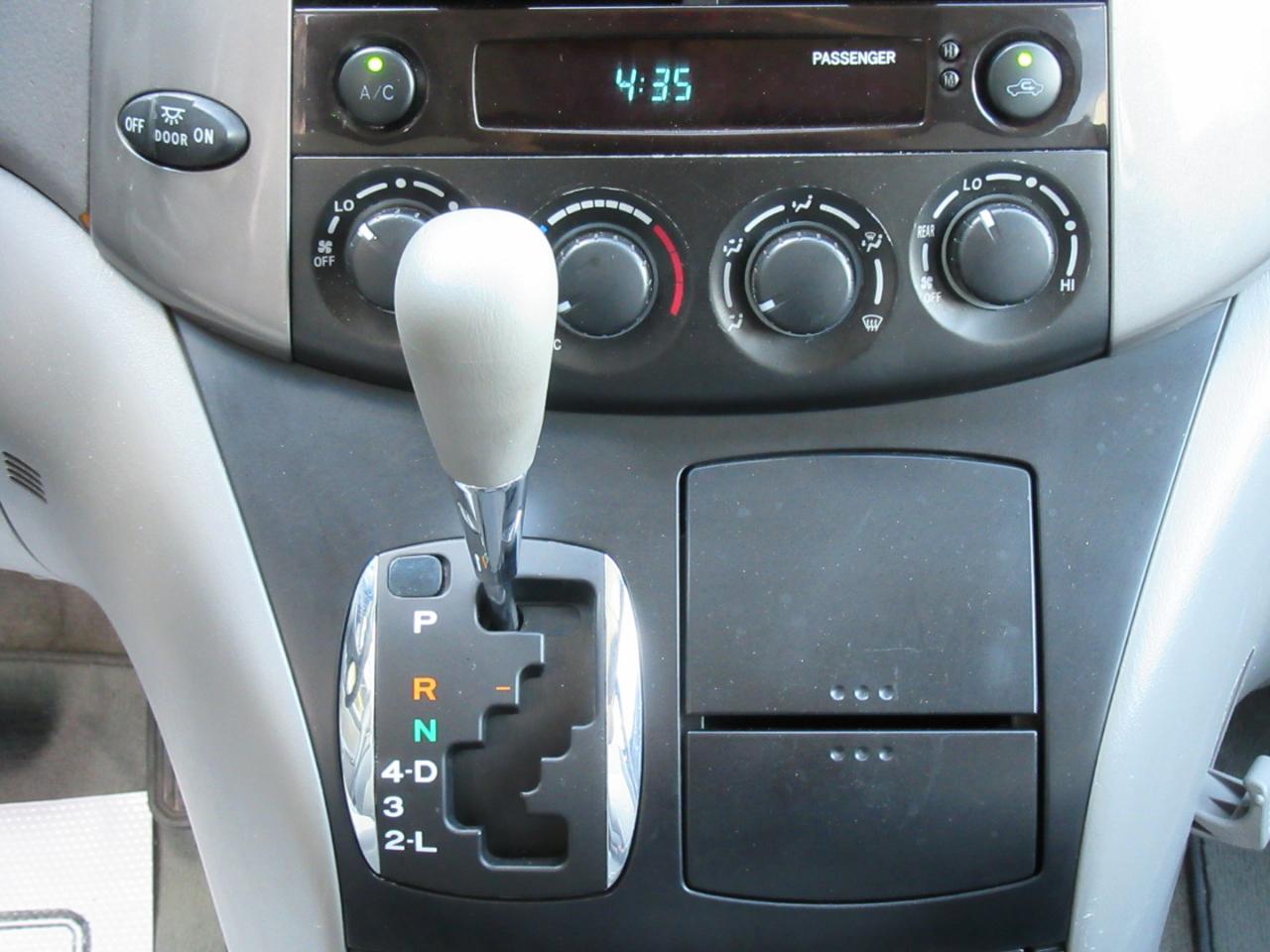 Toyota Sienna LE FWD 7 Passenger 2010