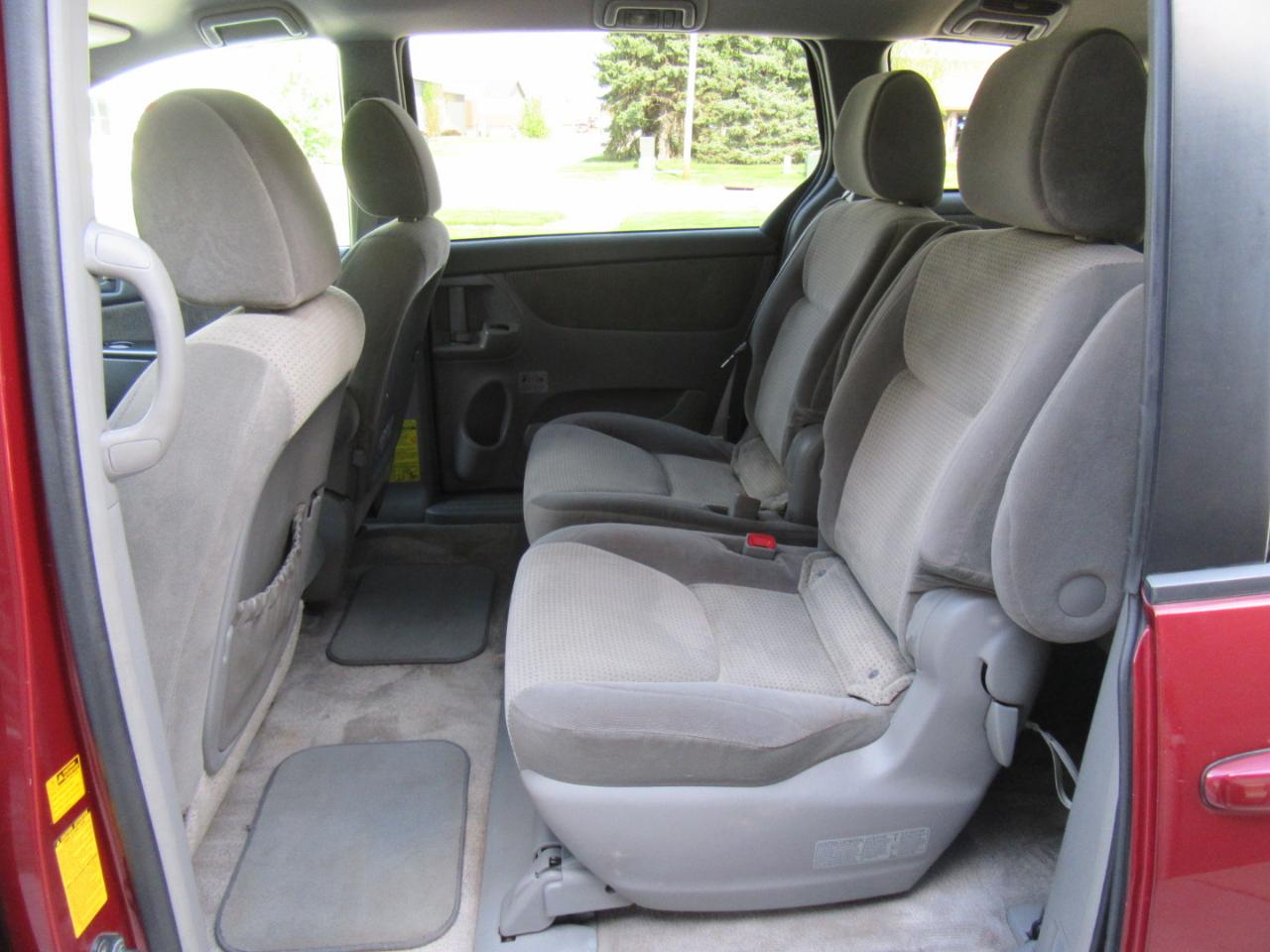 Toyota Sienna LE FWD 7 Passenger 2010