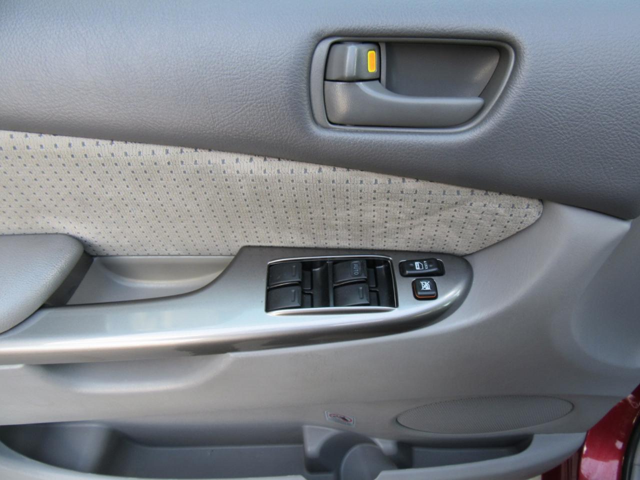 Toyota Sienna LE FWD 7 Passenger 2010