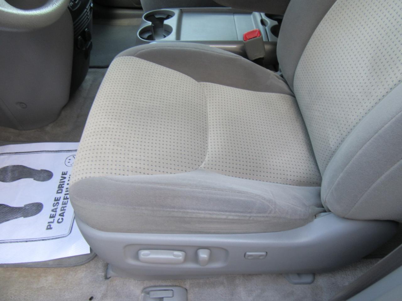 Toyota Sienna LE FWD 7 Passenger 2010