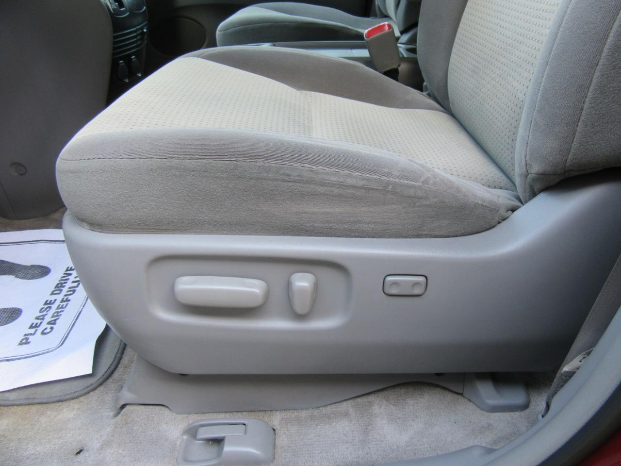 Toyota Sienna LE FWD 7 Passenger 2010