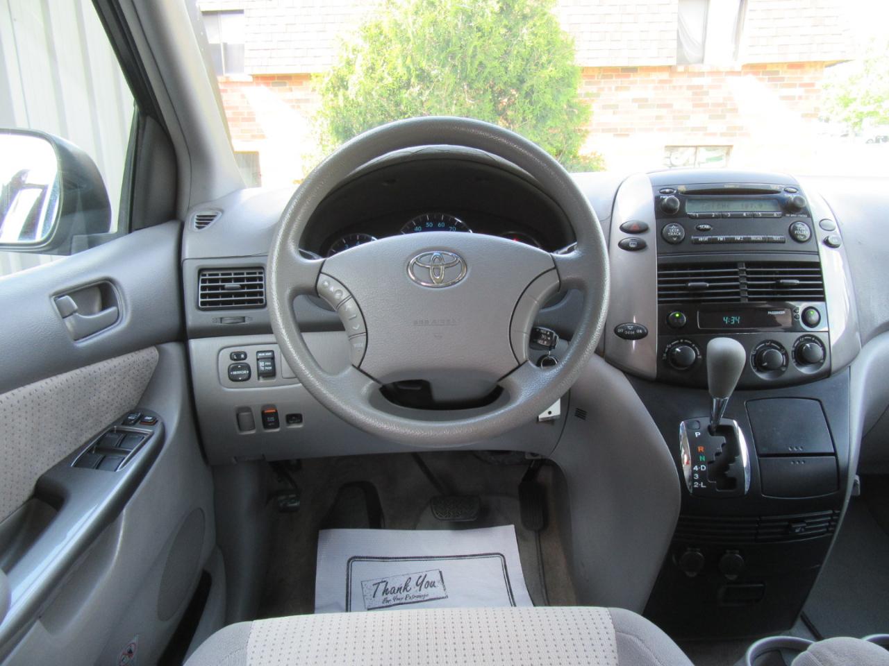 Toyota Sienna LE FWD 7 Passenger 2010