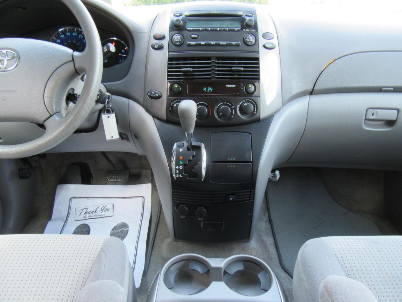 Toyota Sienna LE FWD 7 Passenger 2010