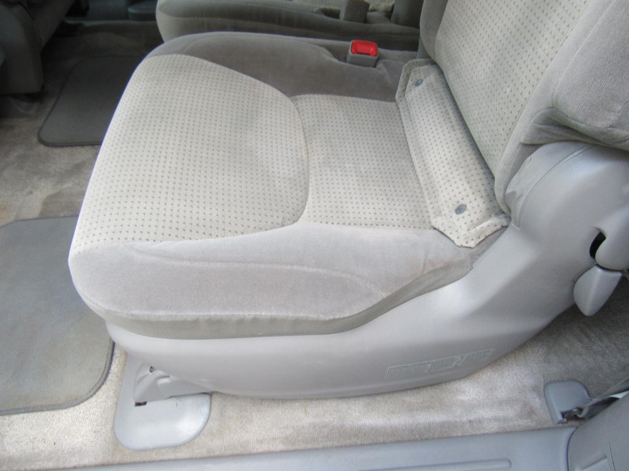 Toyota Sienna LE FWD 7 Passenger 2010
