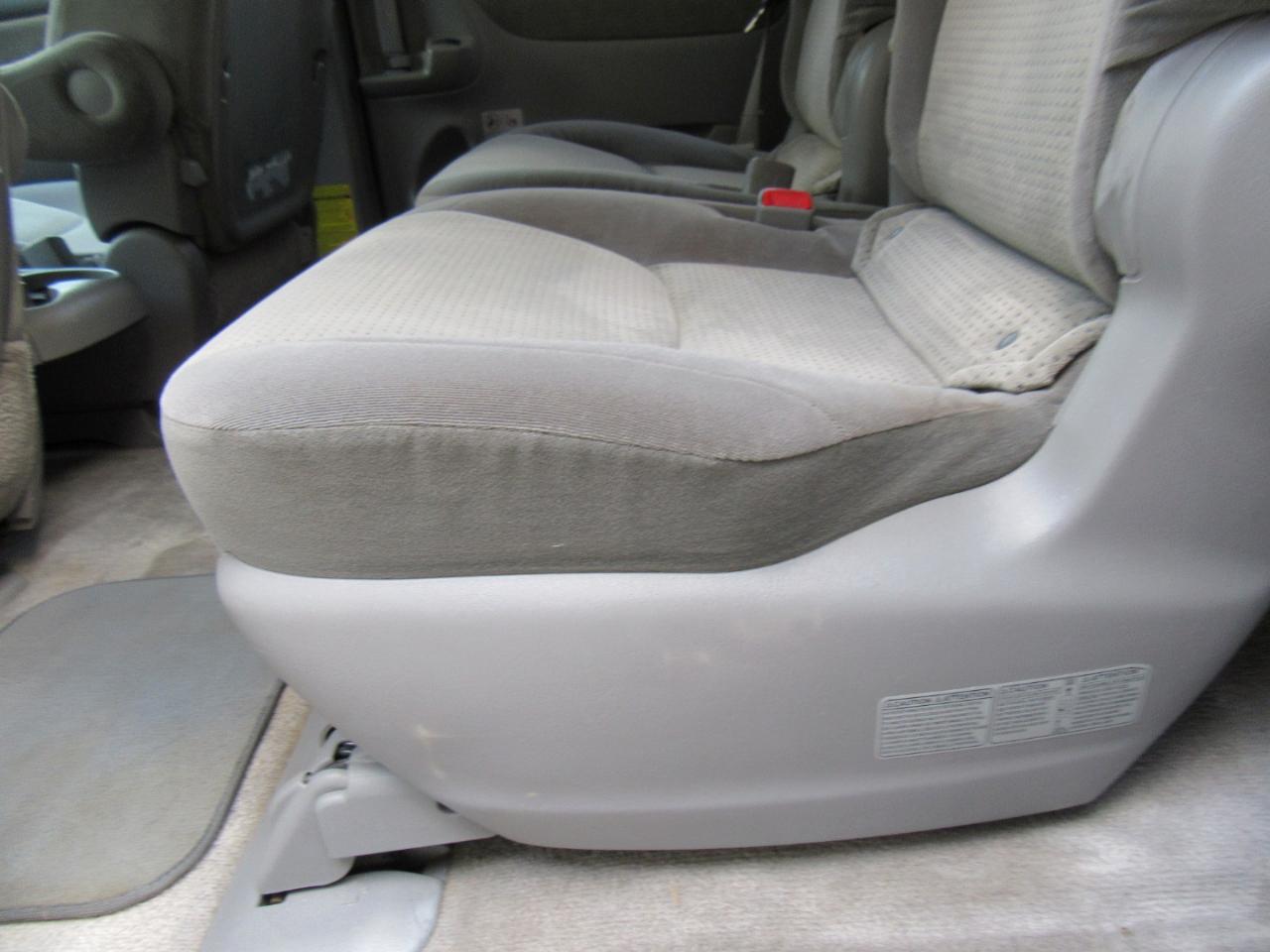 Toyota Sienna LE FWD 7 Passenger 2010