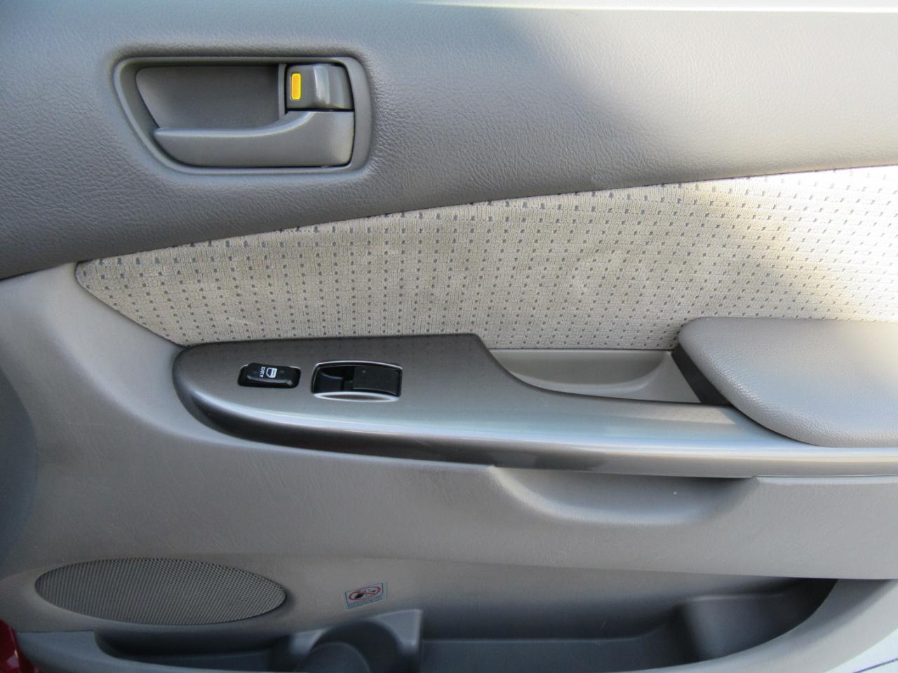 Toyota Sienna LE FWD 7 Passenger 2010