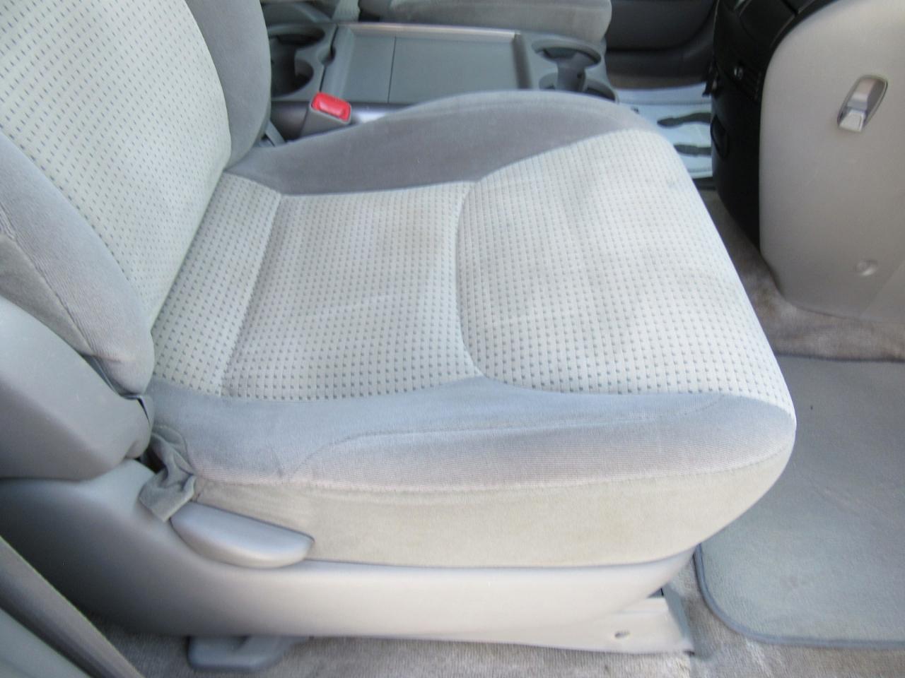 Toyota Sienna LE FWD 7 Passenger 2010