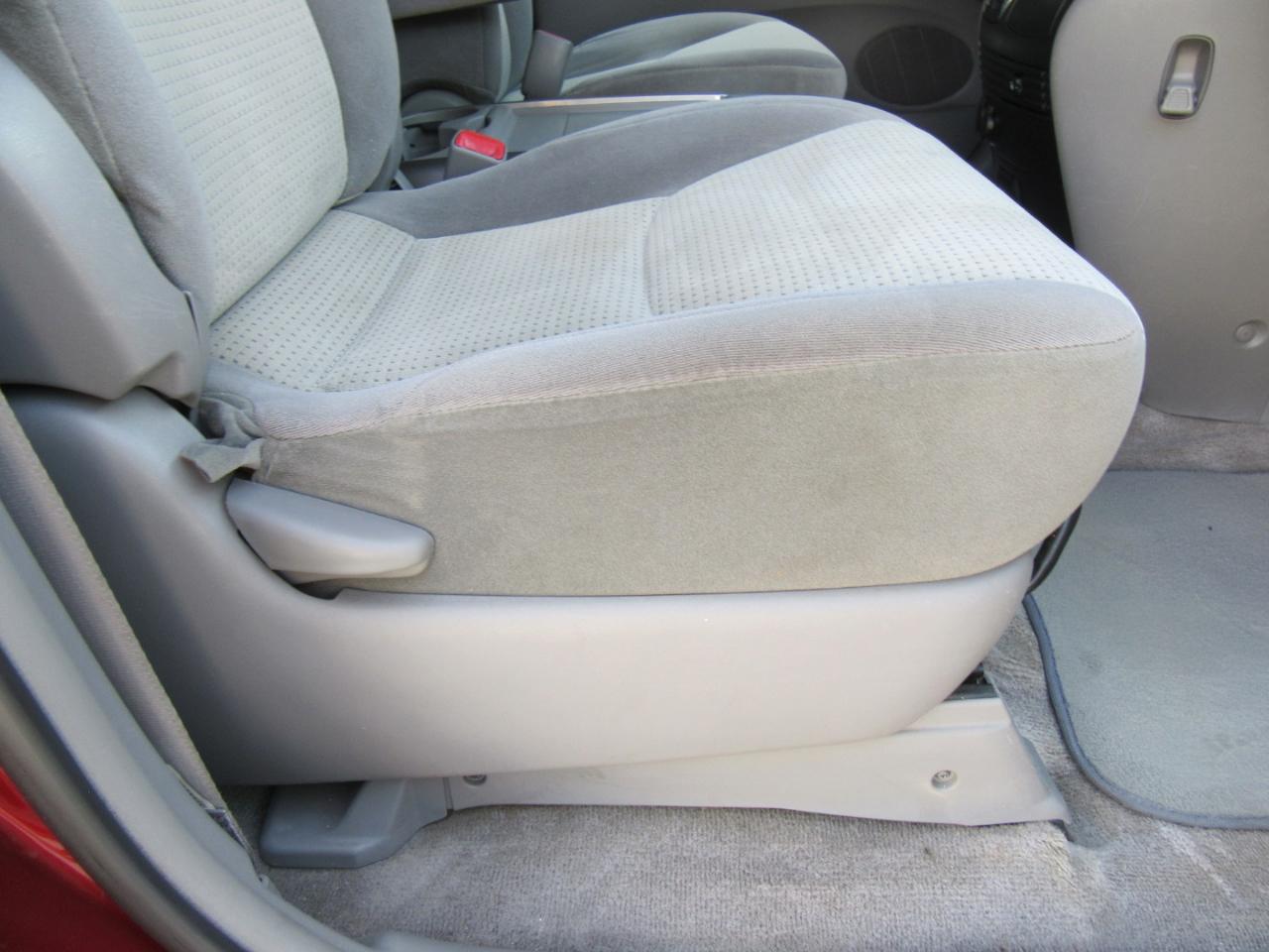 Toyota Sienna LE FWD 7 Passenger 2010