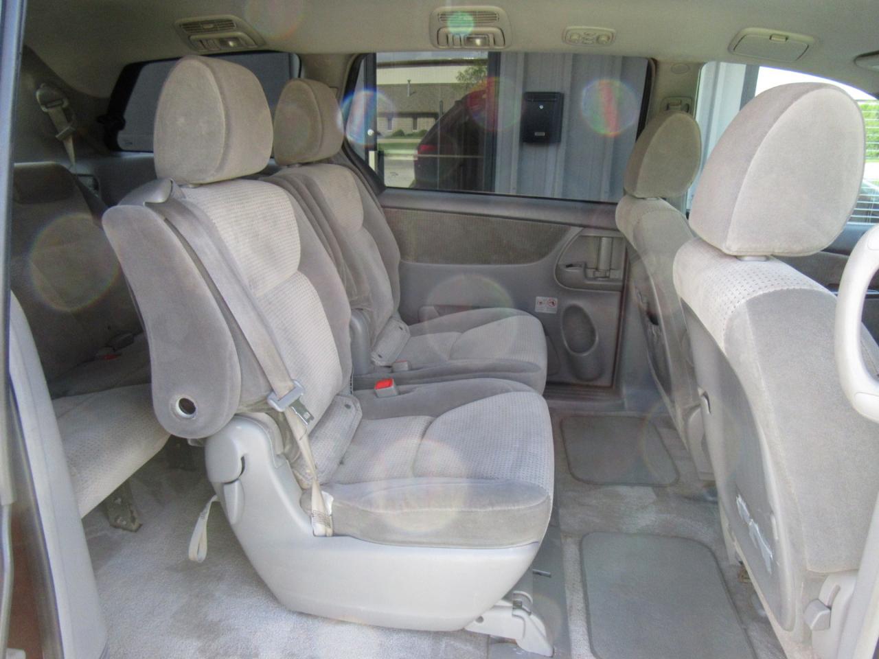 Toyota Sienna LE FWD 7 Passenger 2010