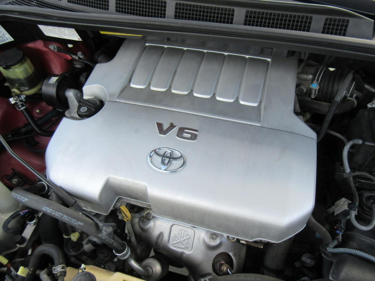 Toyota Sienna LE FWD 7 Passenger 2010
