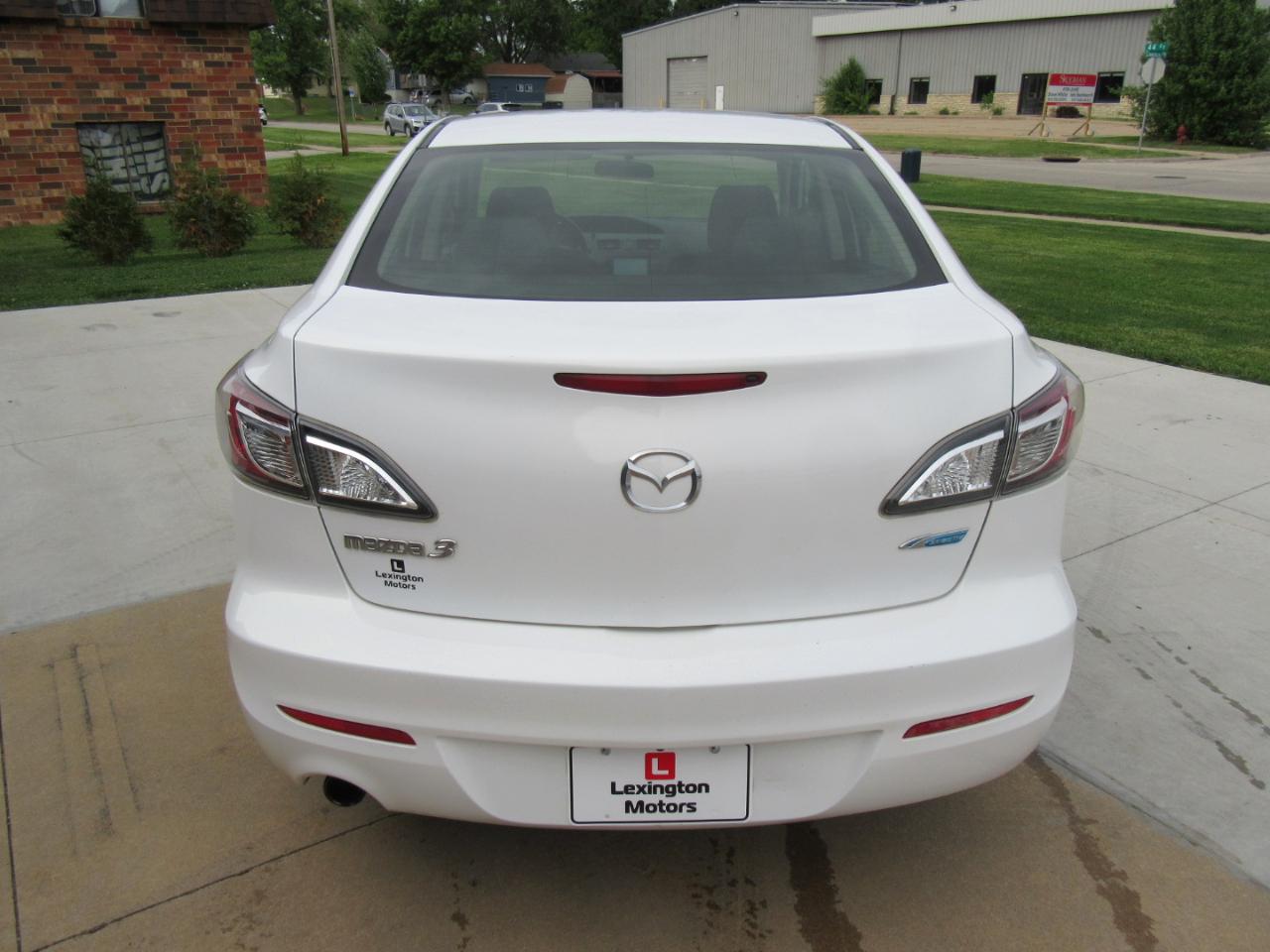 Mazda MAZDA3 i Touring AT 4-Door 2013