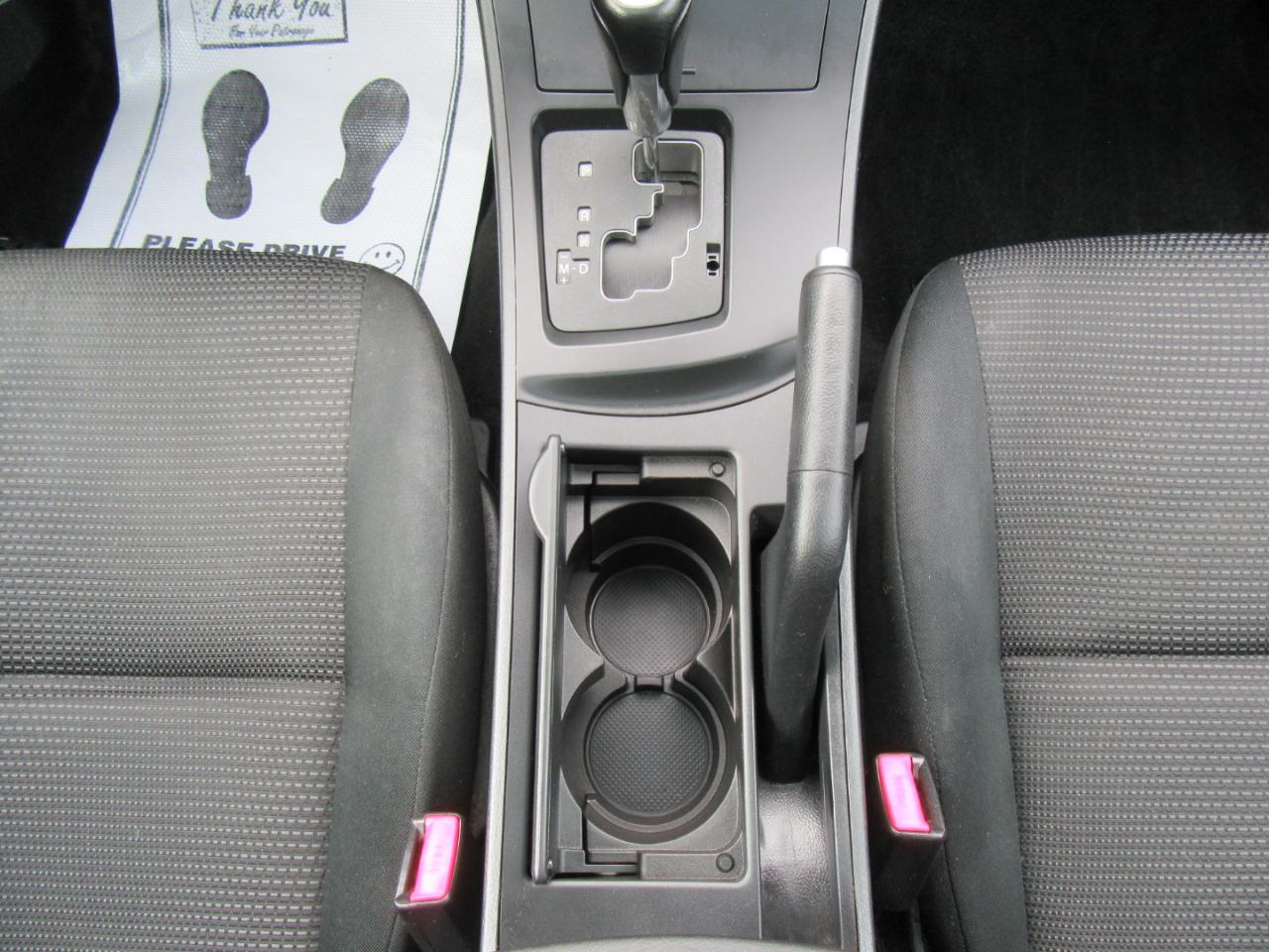 Mazda MAZDA3 i Touring AT 4-Door 2013