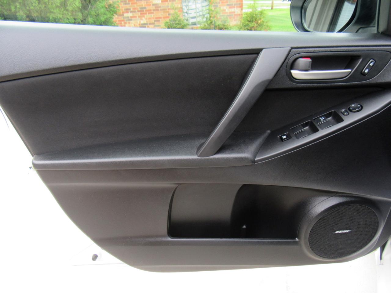 Mazda MAZDA3 i Touring AT 4-Door 2013