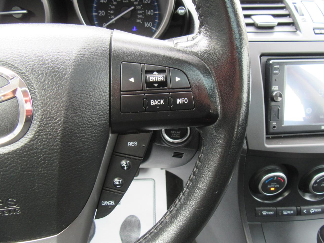 Mazda MAZDA3 i Touring AT 4-Door 2013